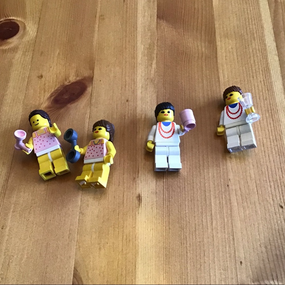 LEGO MINIFIGURES - MOMMY & DAUGHTER PLAYDATE - Picture 1 of 3